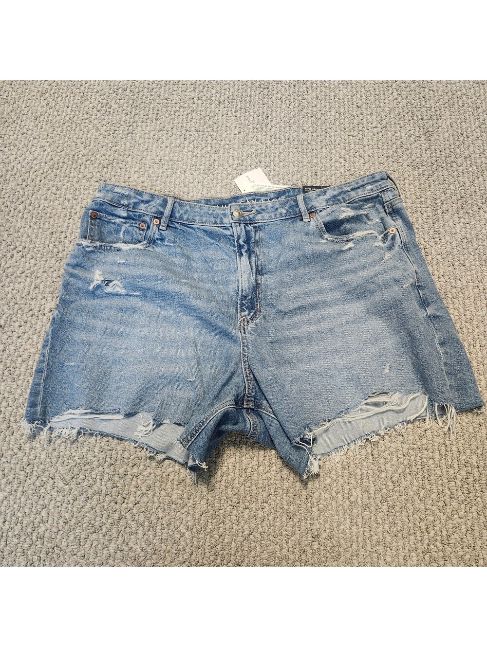 American Eagle Super High-Rise Strigid Relaxed Short Denim Shorts Size 18 NWT